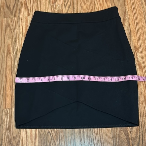 Express Black Mini Skirt, V design, cut up hem, 6 - Picture 8 of 8